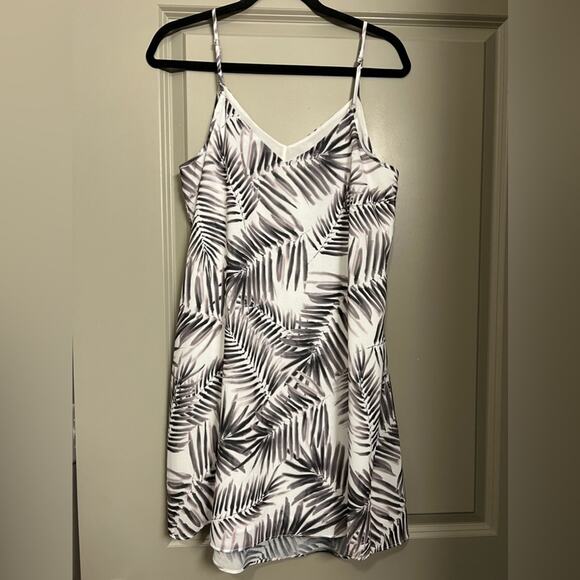 Sam Edelman Inverted Pleat Tank Dress | Fern Leaf Print | White Gray | Medium - Picture 3 of 6